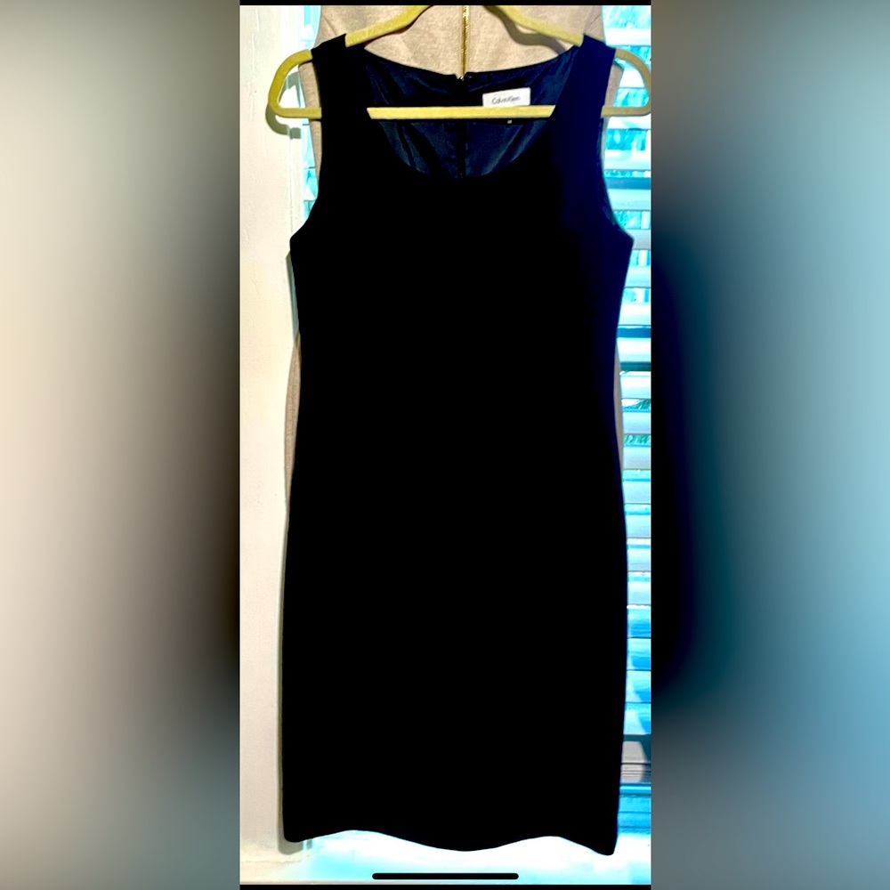 Classic Polished Black Calvin Klein
Sleeveless Seam Crew Neck Dress
